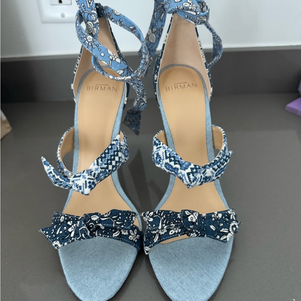 Alexandre Birman heels- never worn- new